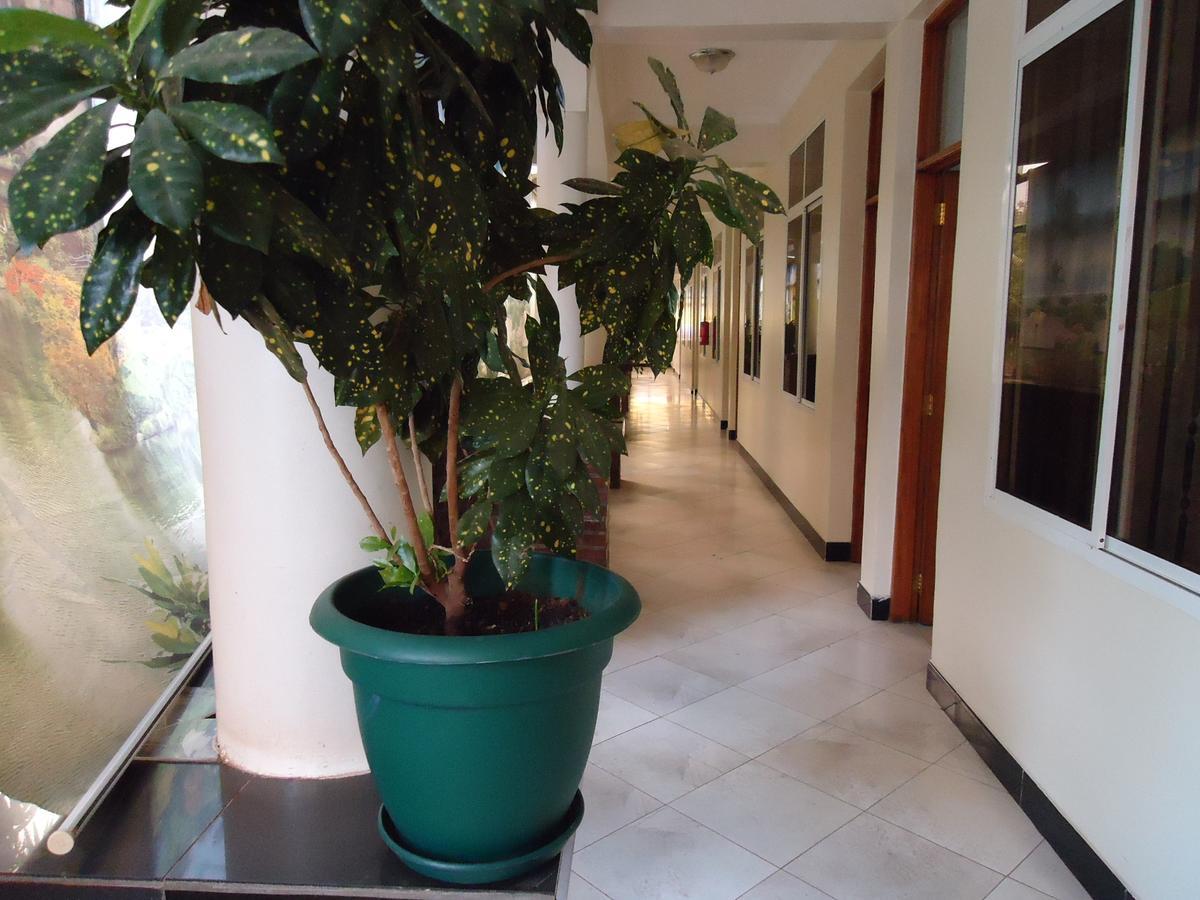 Snow View Hotel Boma la Ngombe ภายนอก รูปภาพ